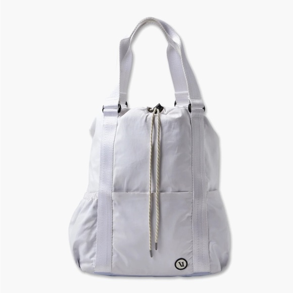NWT Vuori V1 Convertible Tote White bag - Picture 2 of 11